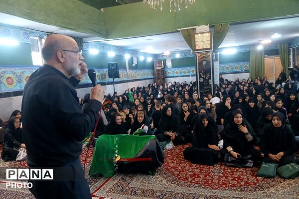 لالایی عشق در سوگ کوچک‌ترین شهید کربلا