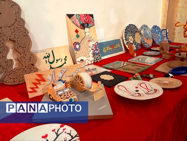 اختتامیه جشنواره هنری «فردا» و نمایشگاه آثار دانش‌آموزان ناحیه یک یزد