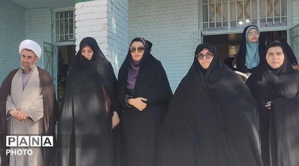 زنگ شکوفه‌ ها و جوانه ها در سلسله نواخته شد