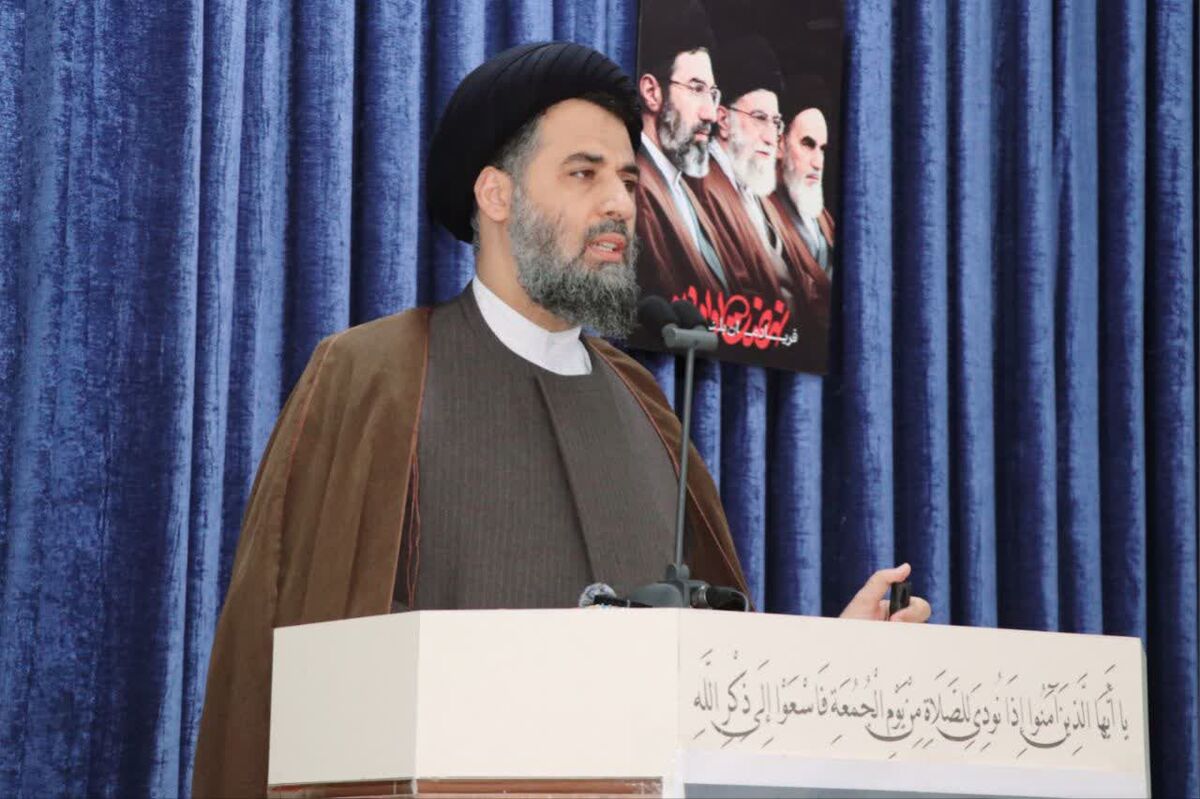 دشمن از روی استیصال التماس مذاکره دارد