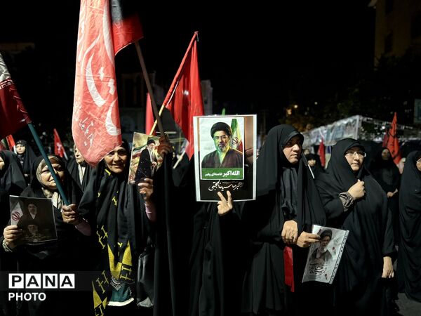 برپایی نماز استغاثه در ساوجبلاغ 