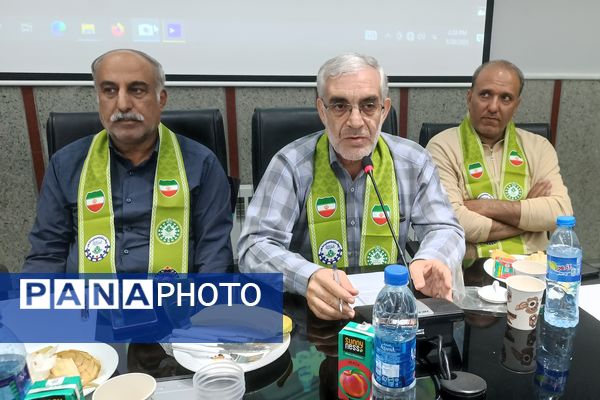 نشست هم‌اندیشی پیشکسوتان سازمان دانش‌آموزی استان کرمانشاه