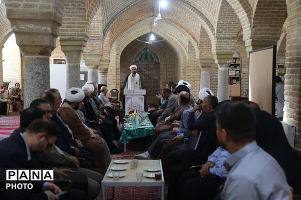 تجلیل از دست‌اندرکاران همایش روز ملی مسجد 