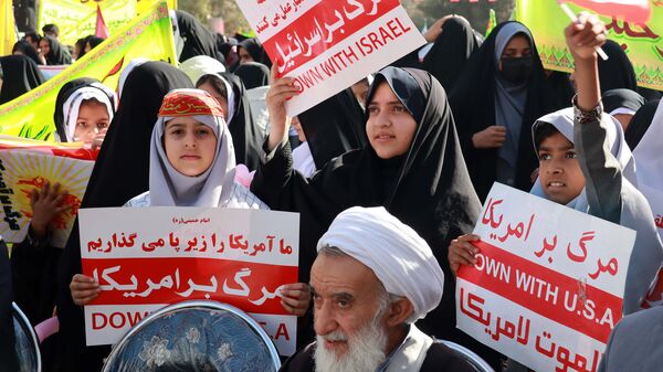  راهپیمایی یوم الله ۱۳ آبان در میبد