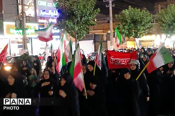 صد و بیست و هفت  شب استقامت در قرچک؛ خیابان همچنان شاهد حماسه حضور مردم 