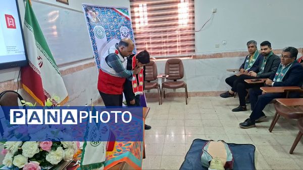 کارگاه امداد و احیای قلبی مربیان جوان در جم