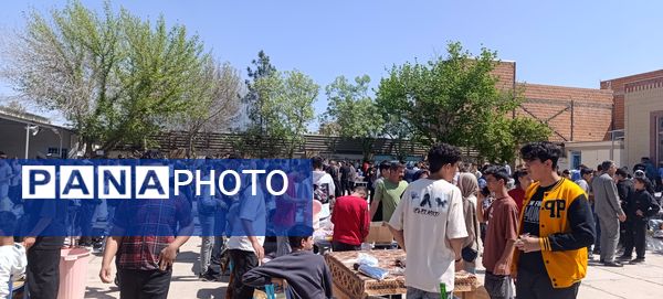 برپایی بازارچه در مدرسه ولیعصر آشخانه 