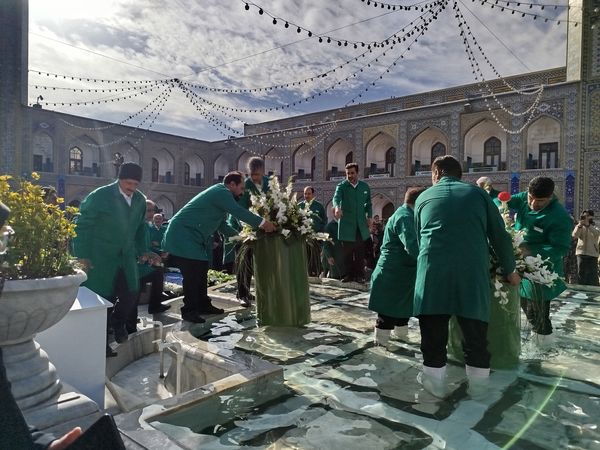 مشهد مقدس در تب‌وتاب جشن ولادت نخستین امام شیعیان  