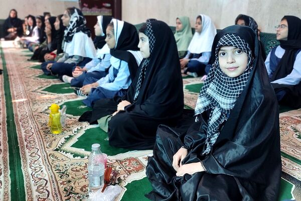 عطر فاطمی در دبستان شهید معظم