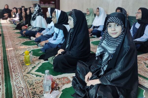 عطر فاطمی در دبستان شهید معظم