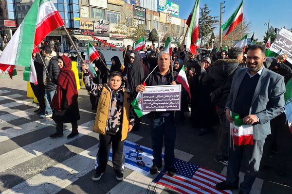 راهپیمایی و همبستگی مردم شهرستان پردیس در محکومیت اقدامات تروریستی