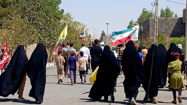 پیاده‌روی خانوادگی روستاییان «صرم» قم به‌مناسبت هفته دولت