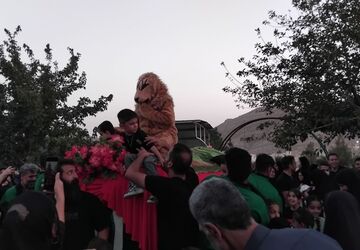 از عَلَم تا زنجیر؛ نمادها و نشانه‌های سوگواری حسینی