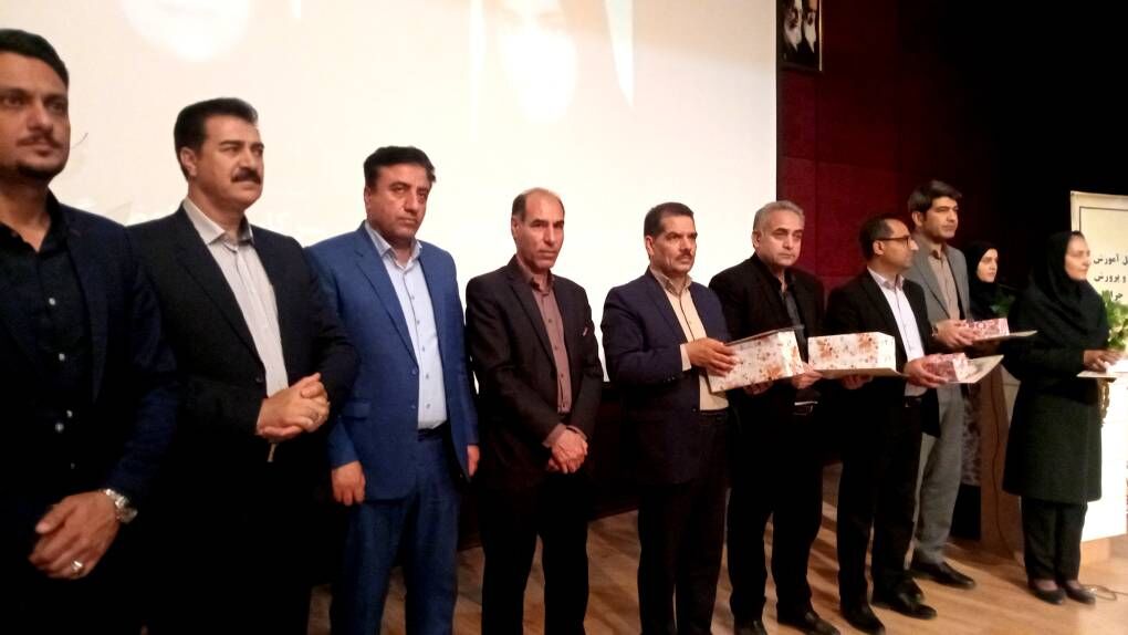 درخشش مقام آوران کشوری و استانی در سالن همایش بانک ملی بجنورد