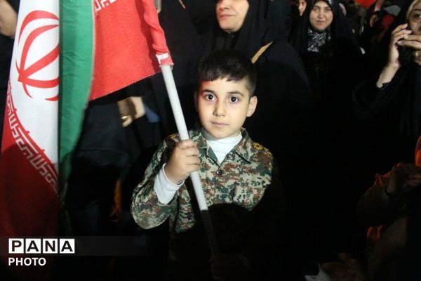 قهرمانان کوچک نبرد با تاریکی