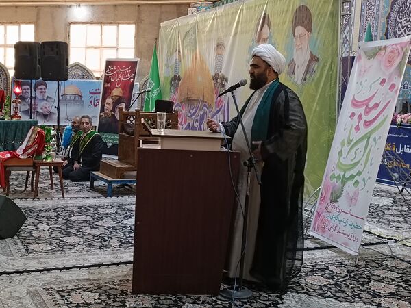 اجتماع بانوان مقاومت و تجلیل از همسران جانبازان در مصلی نماز جمعه شهرستان قدس
