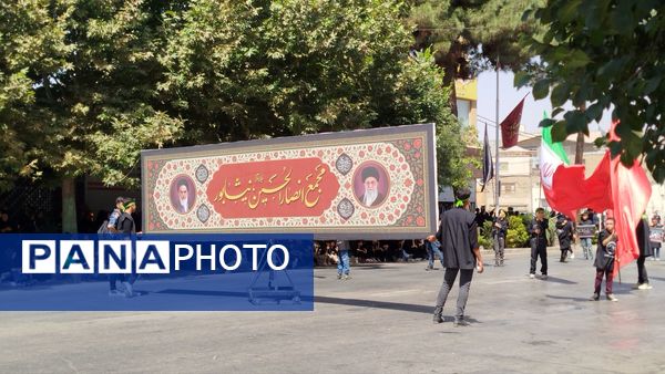 برپایی پرشور مراسم عزاداری سیدالشهدا در خیابان‌های نیشابور 