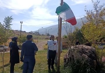 مربیان پیشتازان با  همدلی ، هم فکری و همکاری در اوج قله های افتخار /فیلم