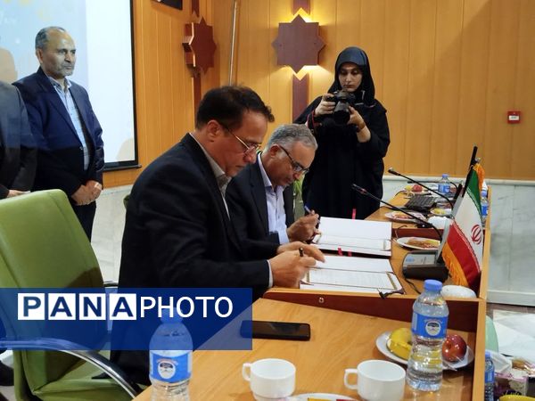امضای تفاهم‌نامه توسعه هنرستان‌های جوار صنعت در خراسان رضوی