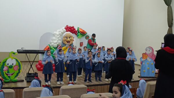 جشن یلدای مدرسه غیر دولتی مهر و ماه آشخانه 