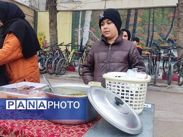 برپایی بازارچه دانش‌آموزی به‌مناسبت عید مبعث 