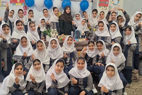 تجلی محبت و قدردانی از زحمات معلمان  در جشن سپاس معلم مدارس شهرستان ملارد 