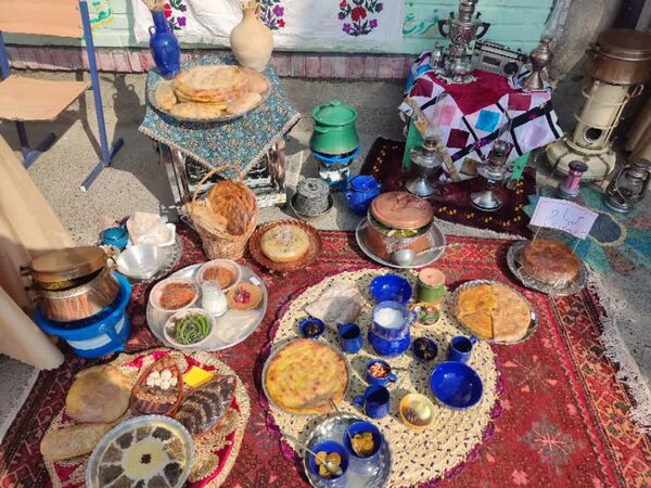 جشنواره غذا در مدرسه مدرس شهرستان چناران