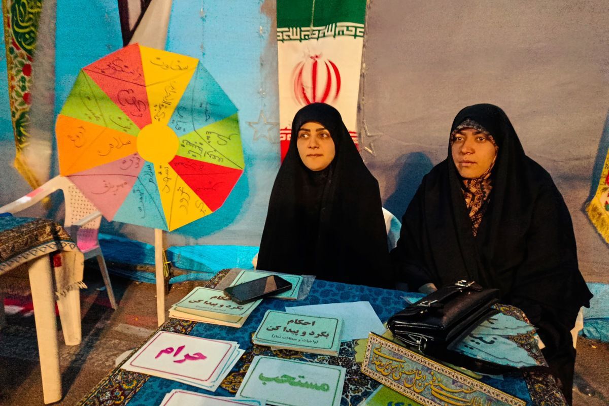 برپایی غرفه آموزش و پرورش ری یک در میدان شهید بروجردی شهرری