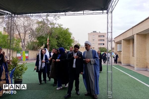 نکوداشت شیخ کلینی در مدرسه ناحیه چهار شیراز
