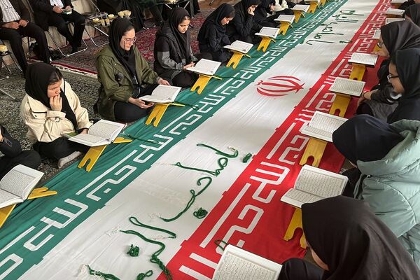 محفل انس با قرآن به مناسبت ولادت حضرت مهدی(عج)در دبیرستان طریقت جوادآباد
