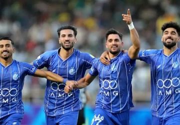 استقلال - آلومینیوم؛ تقابل داغ صدرنشین‌ها/ گروسی: آبی‌ها در مسیر قهرمانی‌اند اگر آرامش حفظ شود