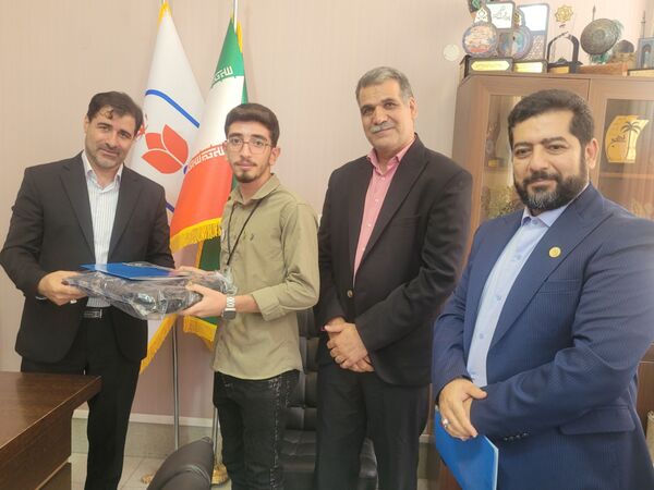 دیدار معاون پرورشی و فرهنگی اداره‌کل آموزش و پرورش استان اصفهان با اعضای مجلس دانش آموزی اصفهان