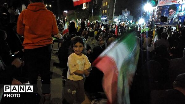 پنجاه و شش شب در میدان پای کار ایران
