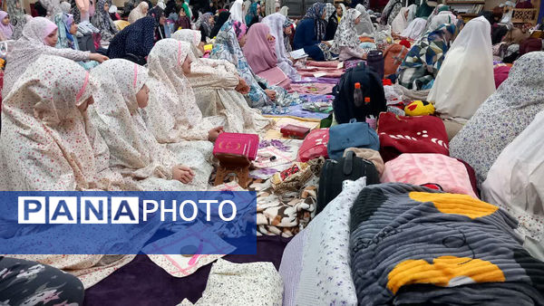 اعتکاف دختران دانش‌آموز در قم