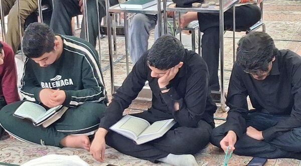 محفل قرآنی معتکفین مسجد جامع کاشمر