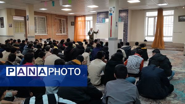 برگزاری جلسه درس آمادگی دفاعی نهم در مدرسه ابوریحان بیرونی شیفت صبح نیشابور