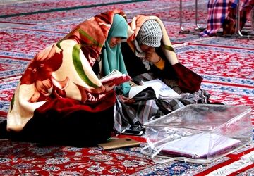 حضور پررنگ دانش آموزان دشت ارژن در مراسم معنوی اعتکاف