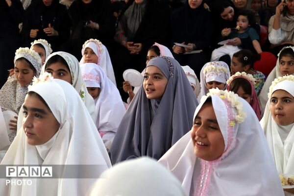 جشن تکلیف دختران اسلامشهری در مسجد الهادی (ع)