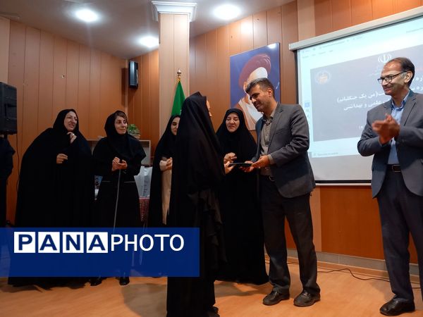 اختتامیه جشنواره سفیران سلامت،یاریگران زندگی ونوجوان سالم دردبیرستان دوره اول آرمینه مصلی نژاد