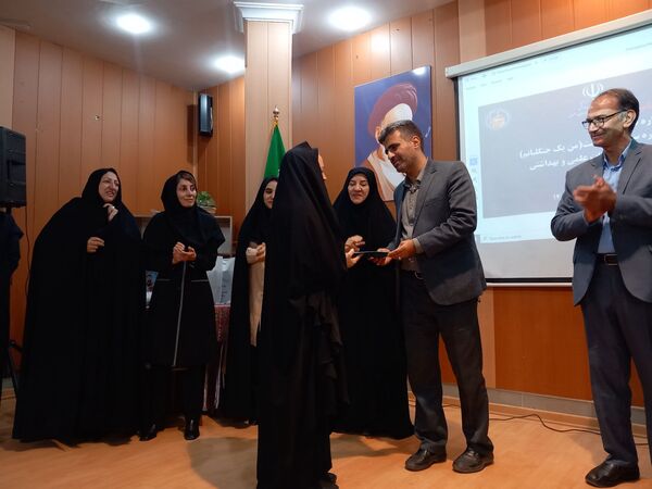 اختتامیه جشنواره سفیران سلامت،یاریگران زندگی ونوجوان سالم دردبیرستان دوره اول آرمینه مصلی نژاد