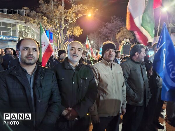 تجمع فرهنگیان و دانش‌آموزان اهری در آستانه چهلم رهبر شهید و شهدای دانش‌آموز میناب