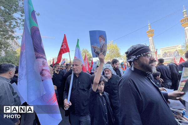 مشهد در سوگ؛ بدرقه باشکوه رهبر شهید انقلاب در جوار بارگاه رضوی