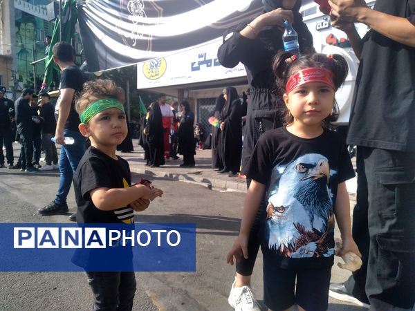 حضور کودکان و نوجوانان در دسته حسینیه اعظم زنجان 