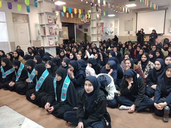 جشن نیمه‌شعبان در دبیرستان شاهد ارض اقدس ناحیه۳ مشهد