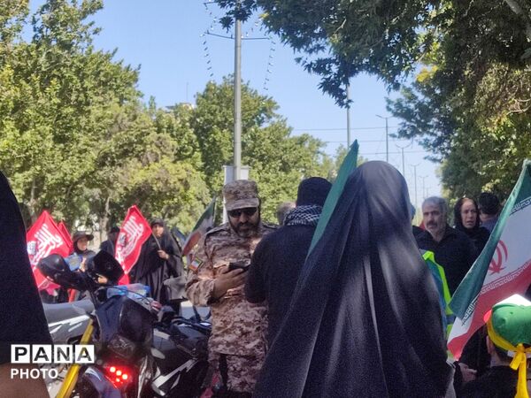حضور پرشور ملت عظیم الشأن ایران در مراسم وداع با پیکر رهبر شهید
