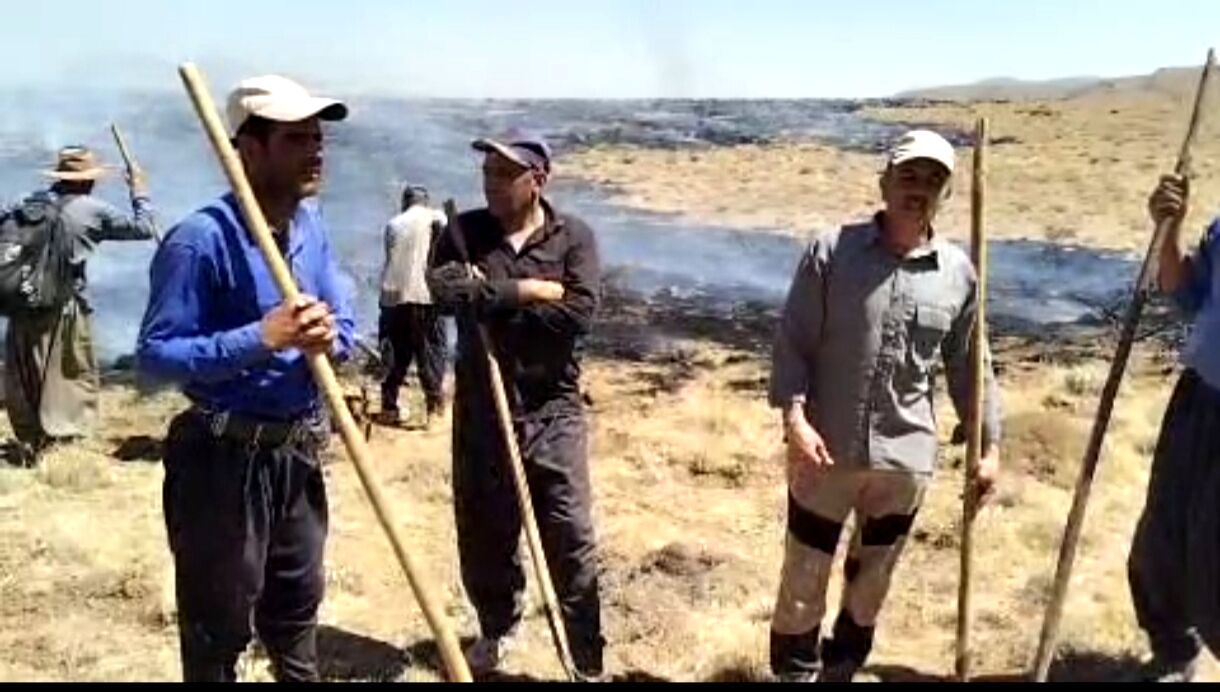 آتش‌سوزی مراتع شبستان روستای سورک با همکاری نیروهای امدادی و مردمی مهار شد