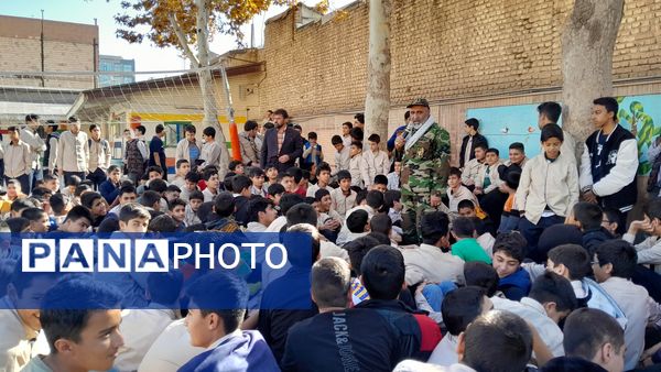 حضور خواهر شهید و راوی جنگ در مدرسه ابوریحان بیرونی 