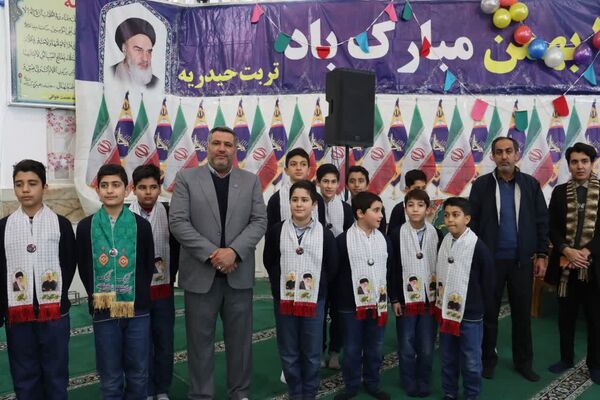 نغمه‌های انقلاب در راهپیمایی ۲۲ بهمن