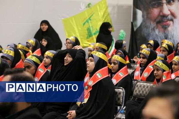 رونمایی کتاب «از مدرسه تا سنگر» در قم