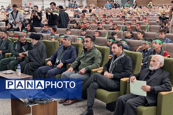 اجتماع بزرگ دانش آموزان بسیجی پردیس در گرامیداشت شهدای دانش آموز